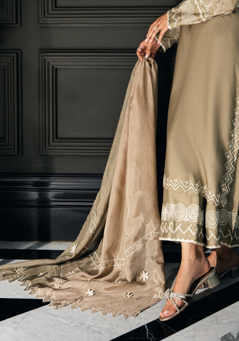 KIARA DUPATTA